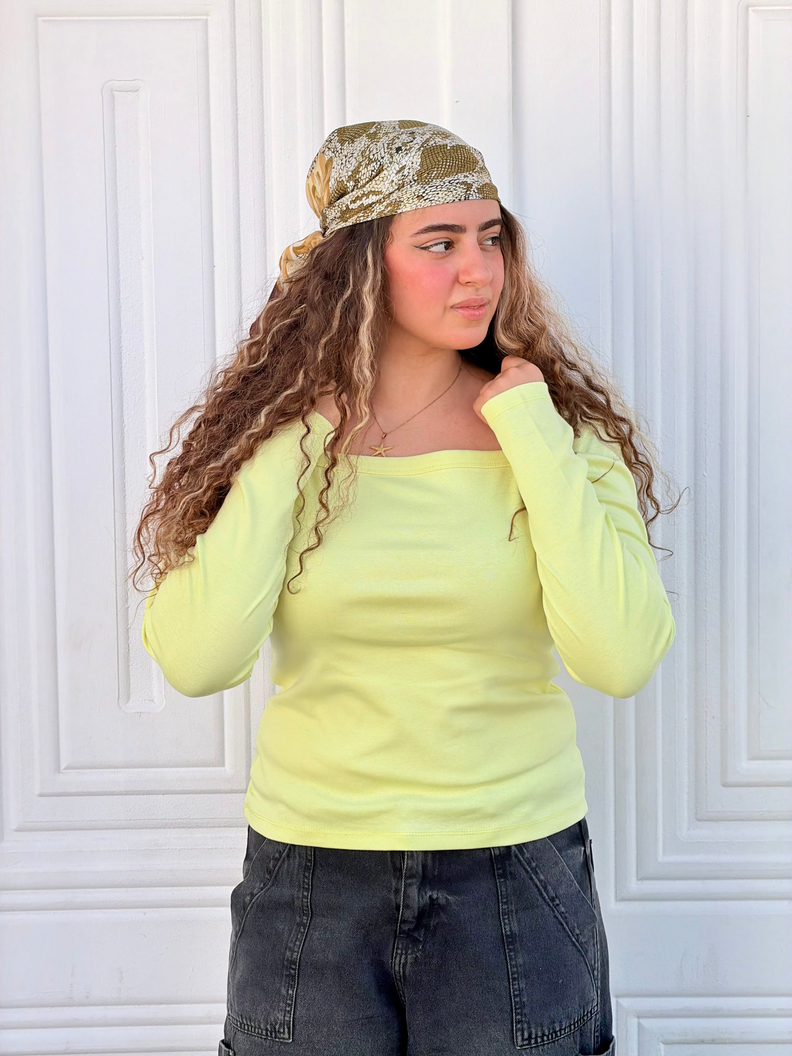 Woman Top square neck long sleeve