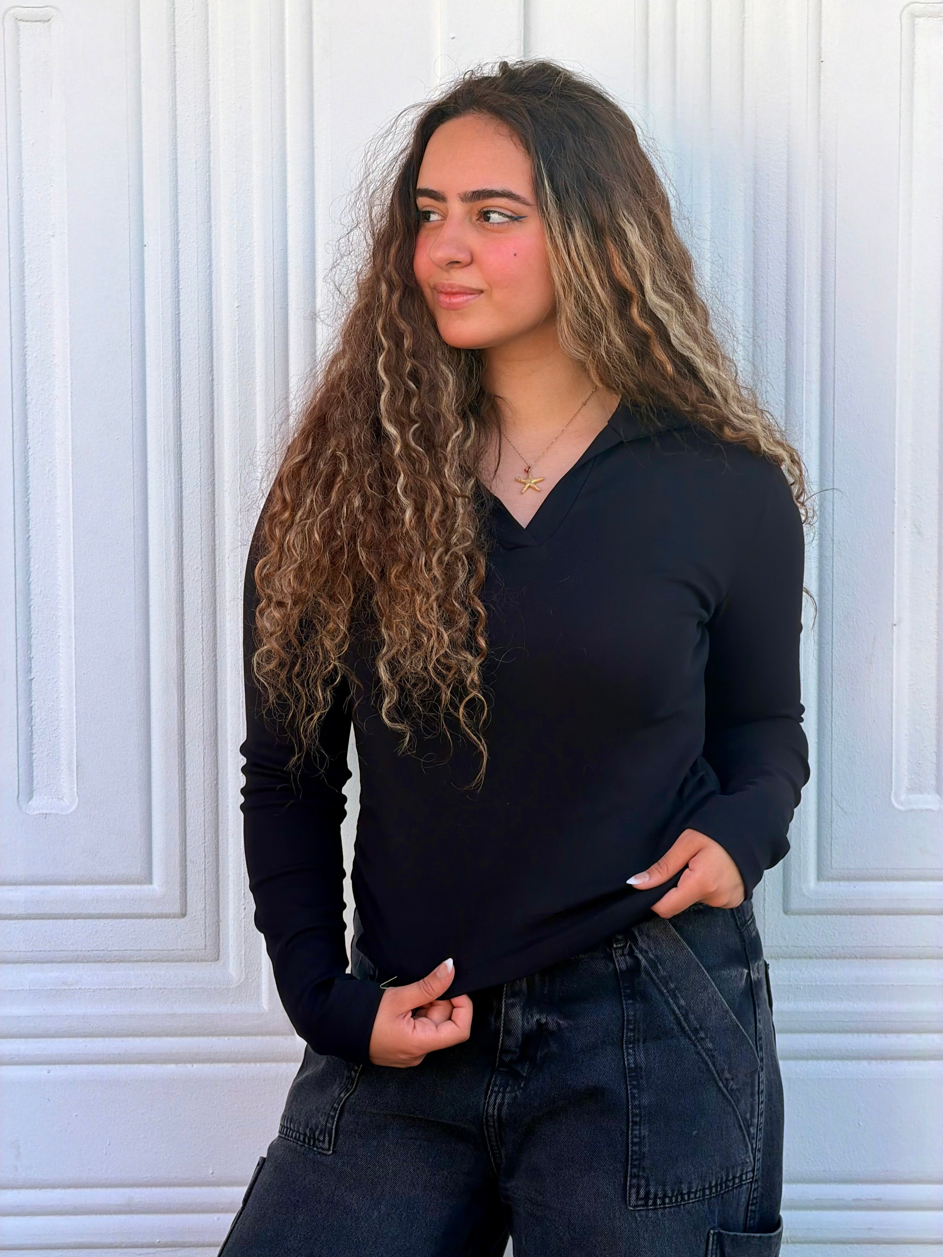 Woman top v neck long sleeve